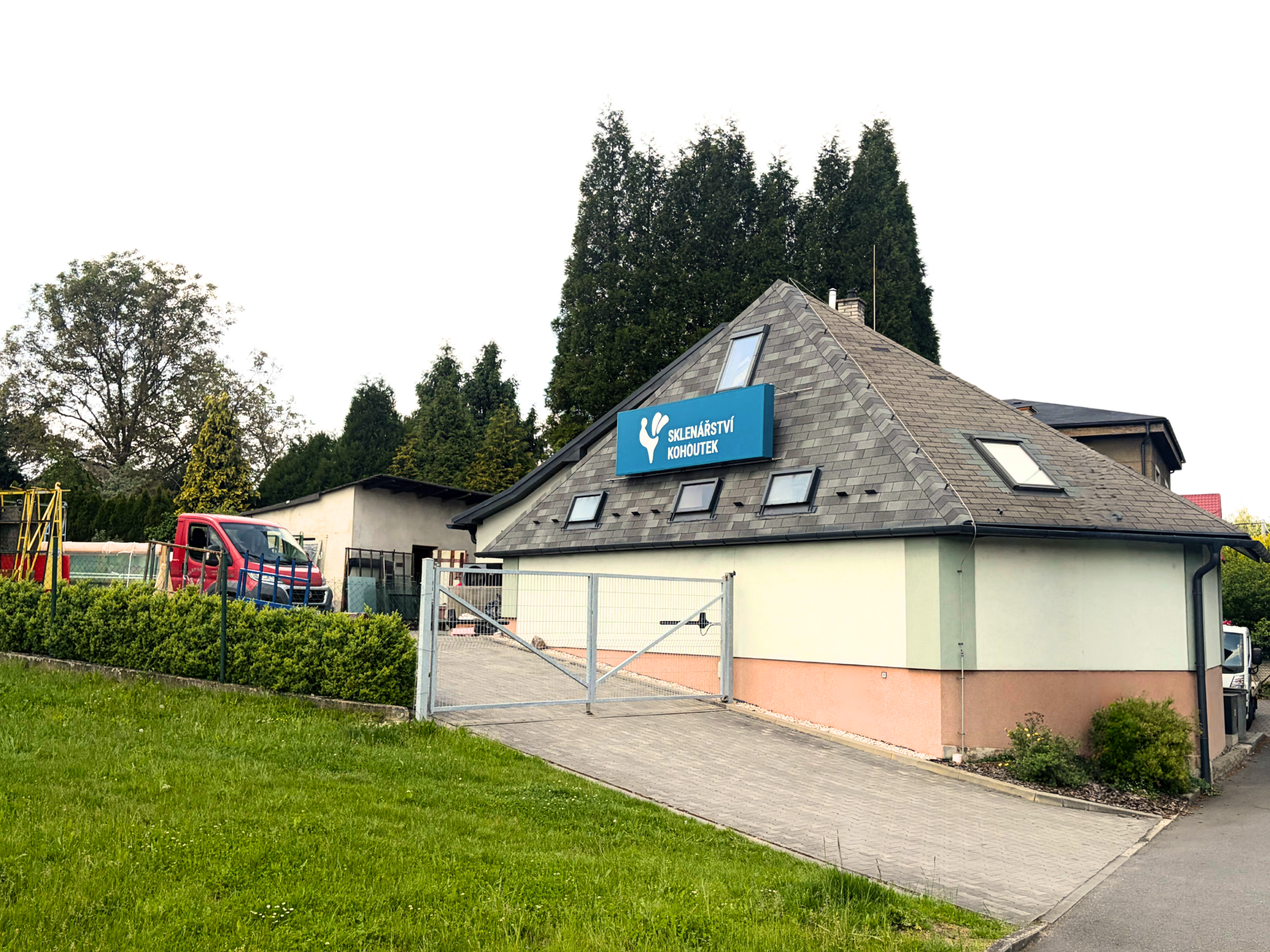 Sklenářství Kohoutek v Ostravě - budova v Hrabové